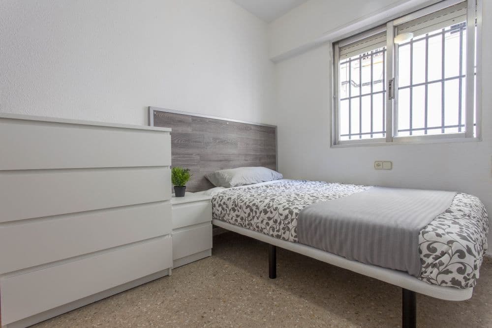 Private room in Valencia photo 3