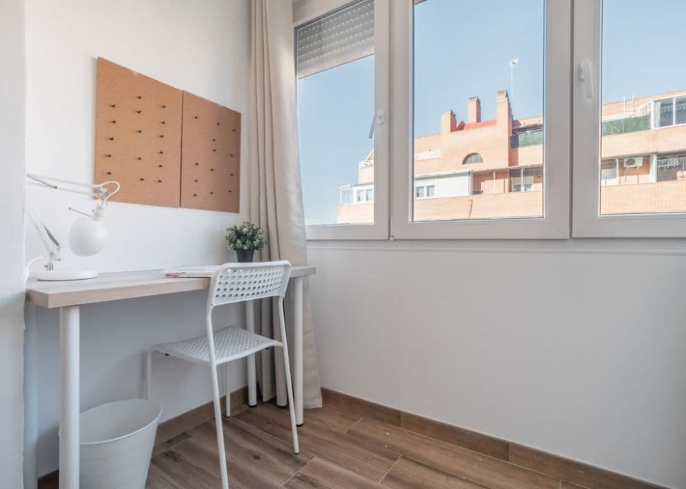 Private room in Madrid photo 4