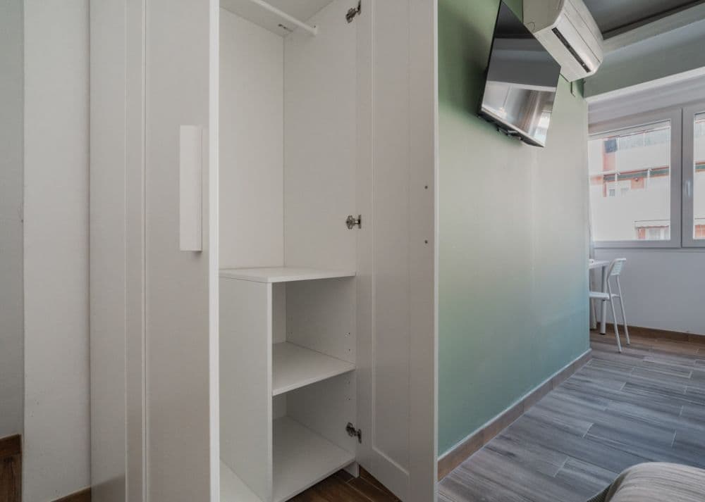 Private room in Madrid photo 5