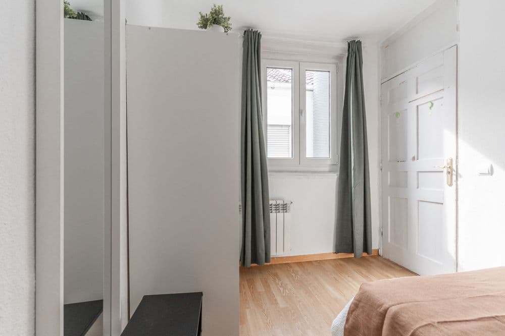 Private room in Madrid photo 3
