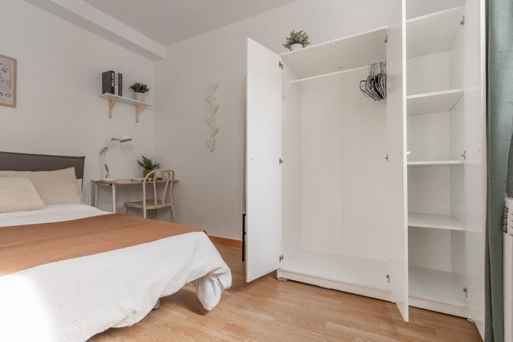 Private room in Madrid photo 5