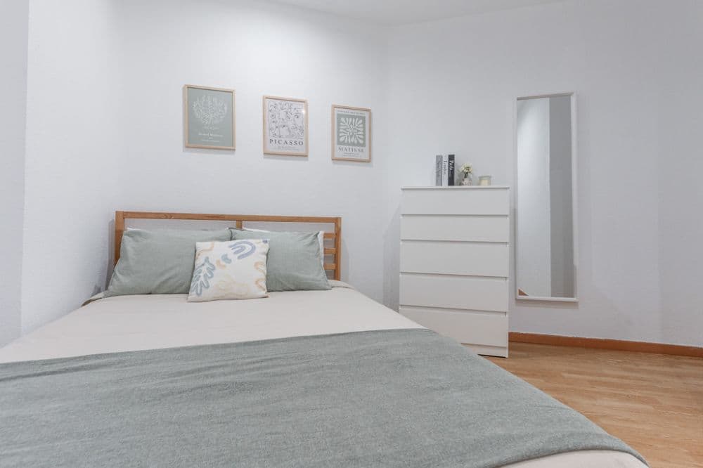 Private room in Madrid photo 4