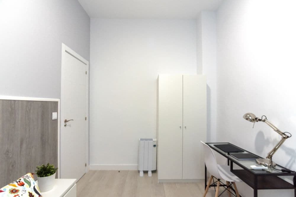 Private room in Madrid photo 4