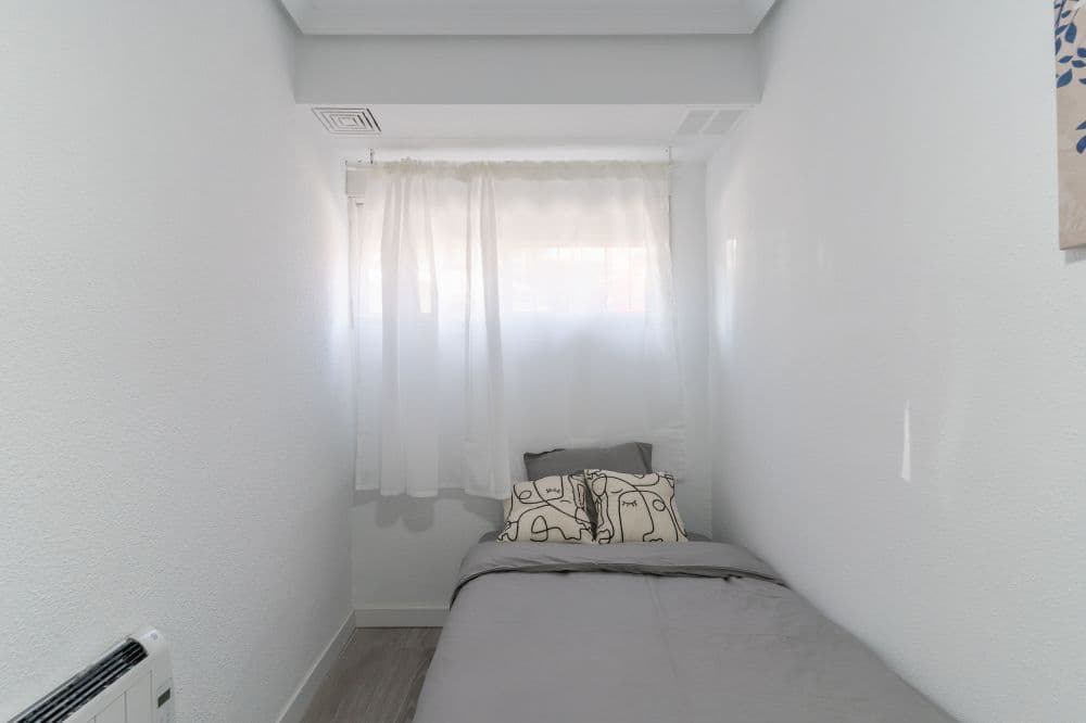 Private room in Madrid photo 2