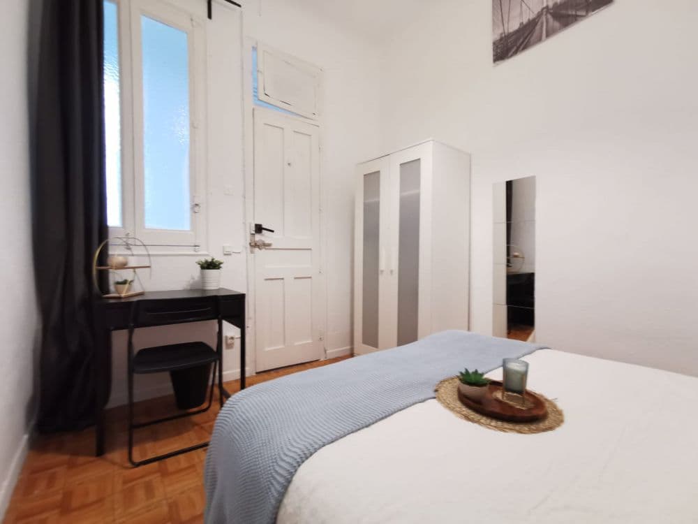 Private room in Madrid photo 3