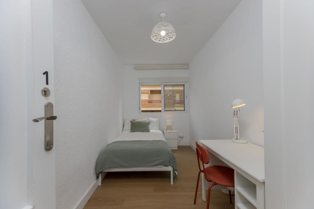 Private room in Valencia photo 3