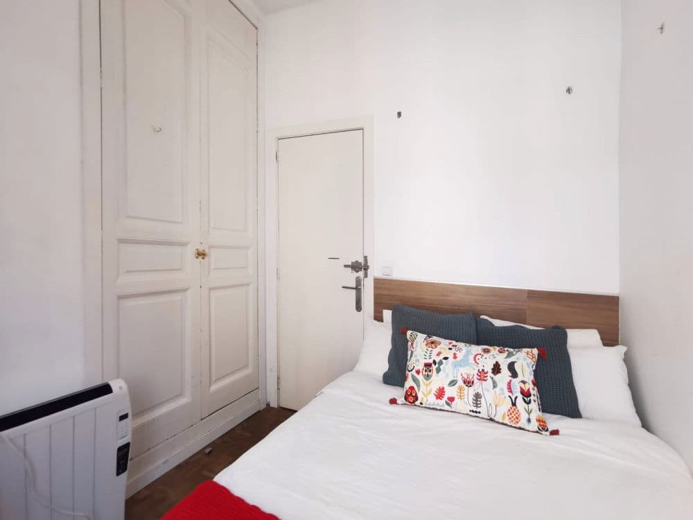 Private room in Madrid photo 2
