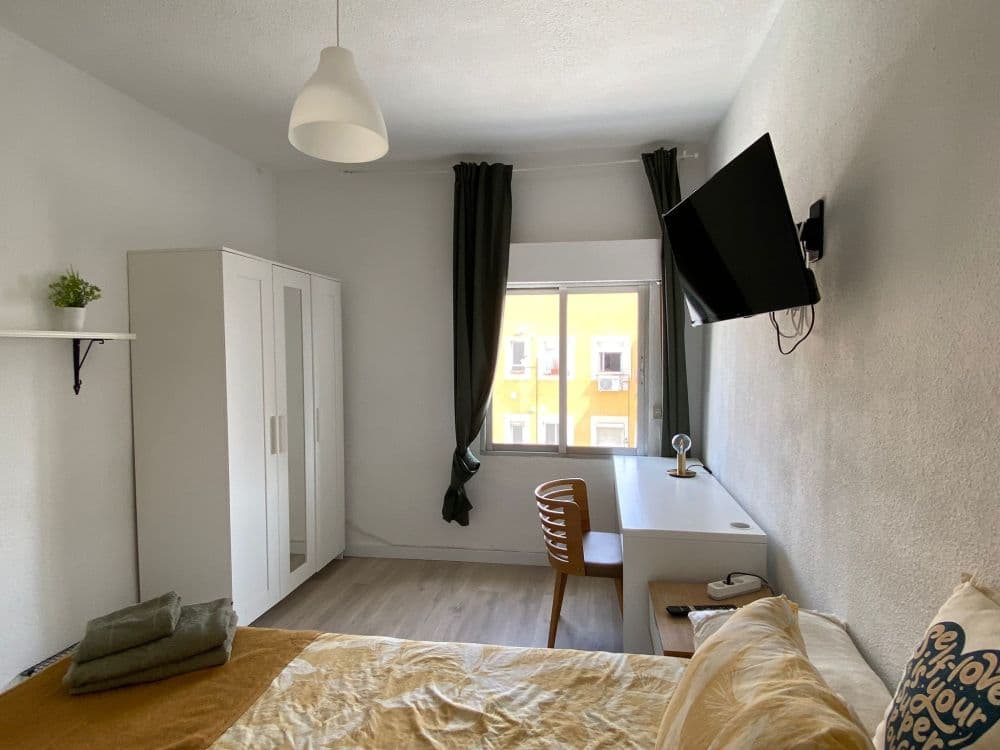 Private room in Madrid photo 3