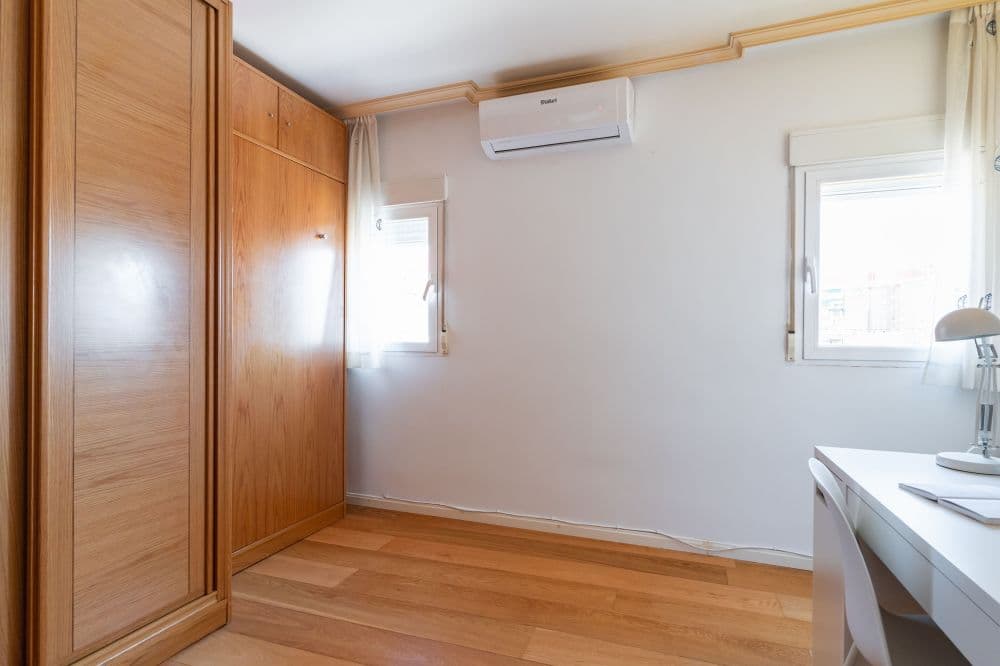 Private room in Madrid photo 4