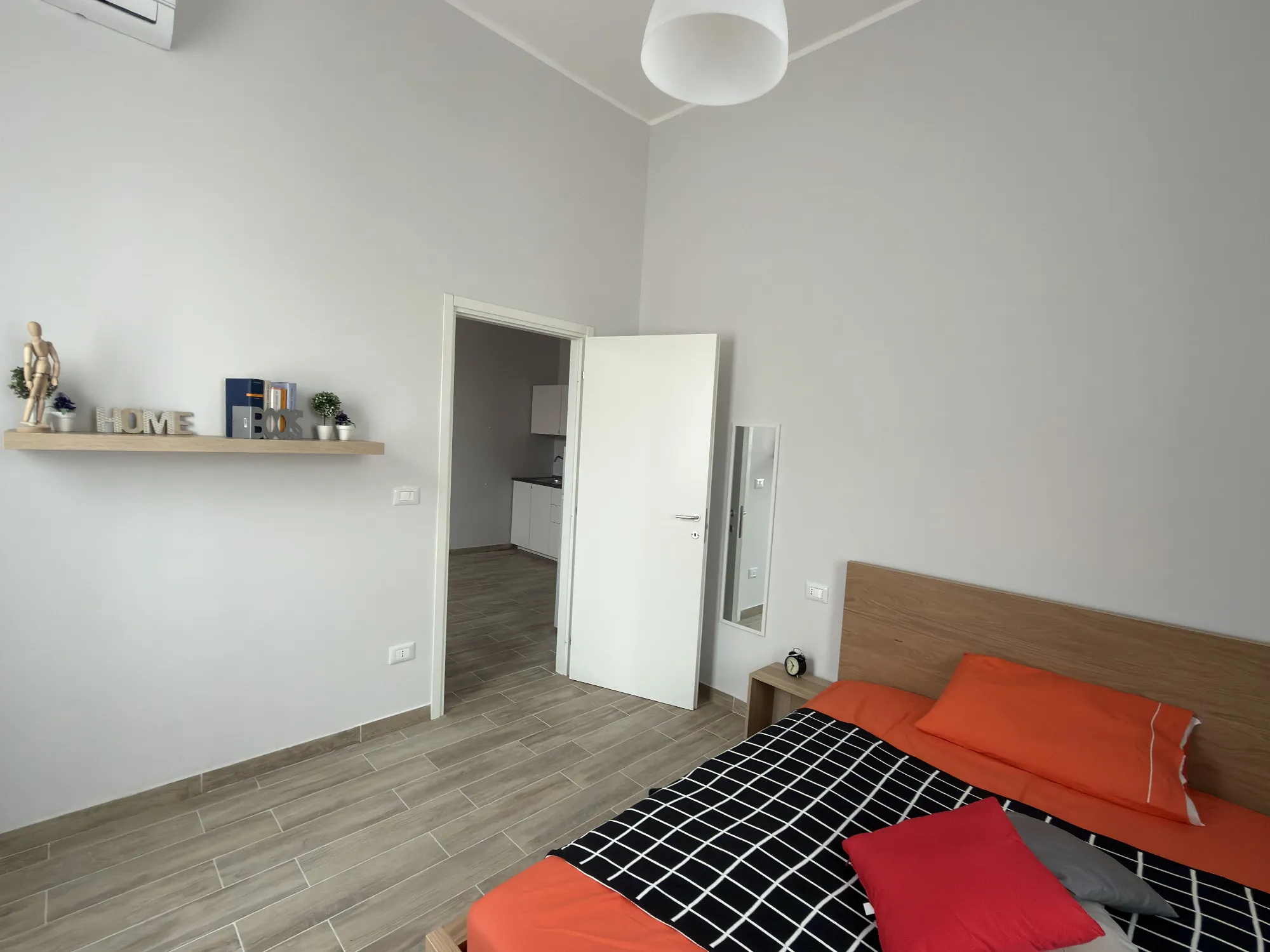 Room 16 4
